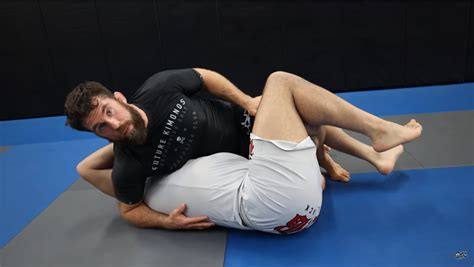 How To Use Reverse Half Guard For Subs And Guard Passing In Bjj