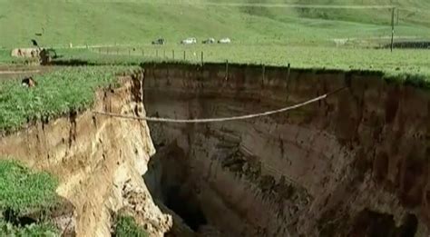 Incredible sinkholes around the world - ABC News