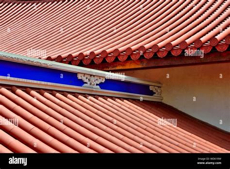 Sloping Roof Hi Res Stock Photography And Images Alamy