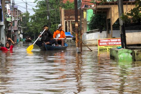 Waktunya Mulai Mewaspadai Mega Bencana Pandemi Dan Banjir Puncak Musim