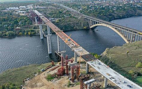 Строители закончили проезжую часть нового моста через Старый Днепр ...