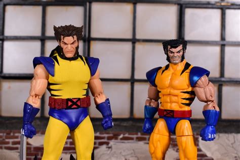 Mezco Toyz One 12 Collective Wolverine Deluxe Steel Box