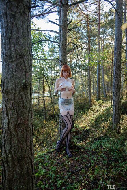 AMATEUR GIRL TheLifeErotic Forest Diva Lilly Mays