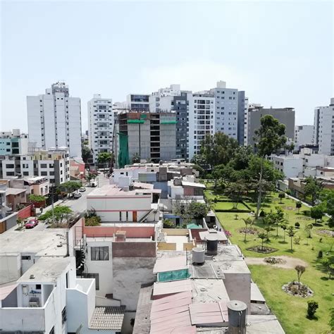 Venta De Departamento En Surquillo Lima 5 Dormitorios Y 13216184