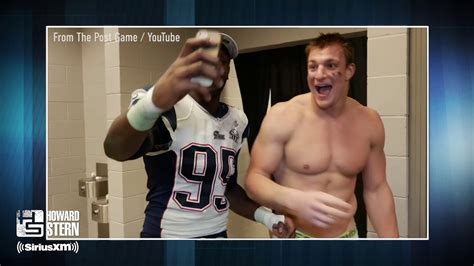 Tom Brady Talks Showering With His Teammates And Rob Gronkowskis