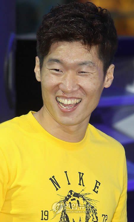 미소 짓는 박지성 네이트 스포츠