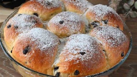 Brioches aux pépites de chocolat douces et délicieuses