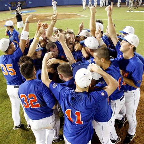 Gainesville Super Regional Florida Advances To College World Series Espn