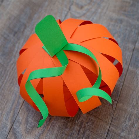 Easy Paper Strip Pumpkin Craft for Kids