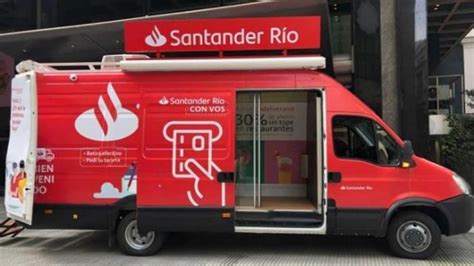 Llega a Uruguay la primera sucursal móvil de Banco Santander