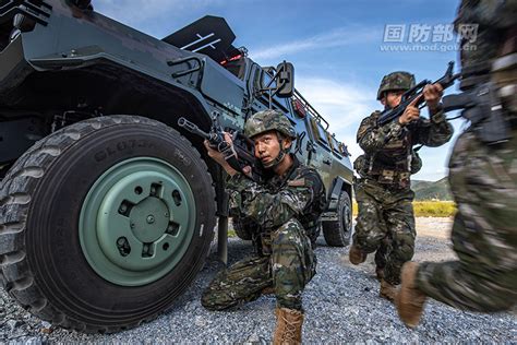 武警广西总队贺州支队组织特战队员开展多课目强化训练 中华人民共和国国防部