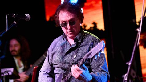 Moody Blues And Wings Co Founder Denny Laine Dies At 79 Kozy