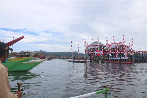 Di Yapen Upacara Pengibaran Bendera Merah Putih Terbilang Unik Kilas Papua