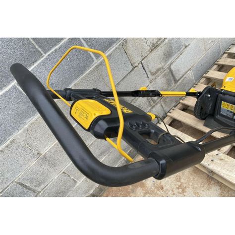 Dewalt 2x20v Brushless Cordless 21 Inch Push Lawn Mower Only