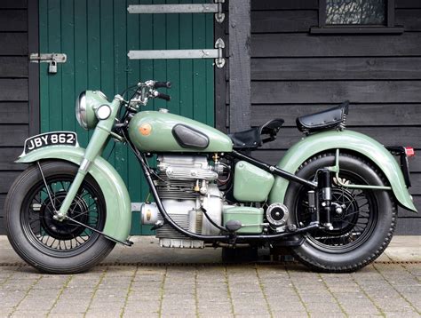 The Gentlemans Motorcycle A Restored 1950 Sunbeam S7 Deluxe