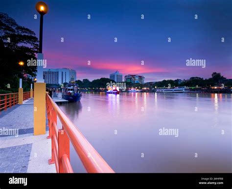 Riverside Sunset Hi Res Stock Photography And Images Alamy