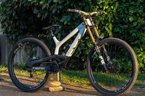 Foto Yt Tues Cf Pro Mtb News De