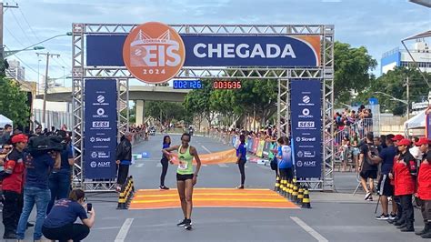 Brasileira Kleidiane Barbosa A Vencedora Da Corrida De Reis