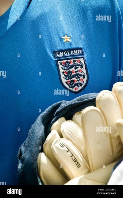 England goalkeeper hi-res stock photography and images - Alamy