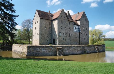 Ausflugsziel Burg Brennhausen In Sulzdorf An Der Lederhecke DOATRIP De