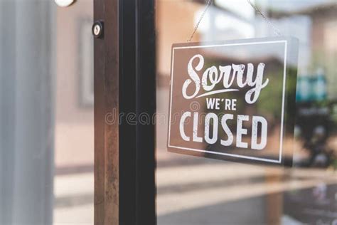 Label `sorry We`re Closed` Notice Sign Wood Board Hanging On Door Front