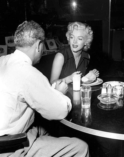 Awesome Photographs Of Marilyn Monroe By Philippe Halsman 1952