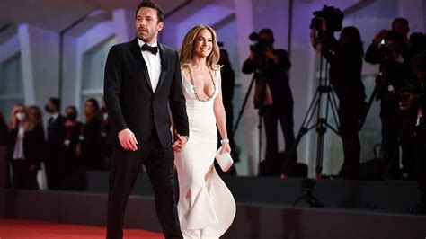 Jennifer Lopez, Ben Affleck pack on PDA at Met Gala 2021