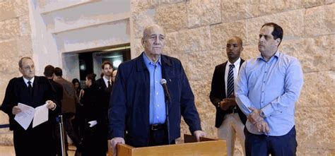 Lex Premier Israeliano Olmert Condannato A Mesi Di Carcere La Stampa