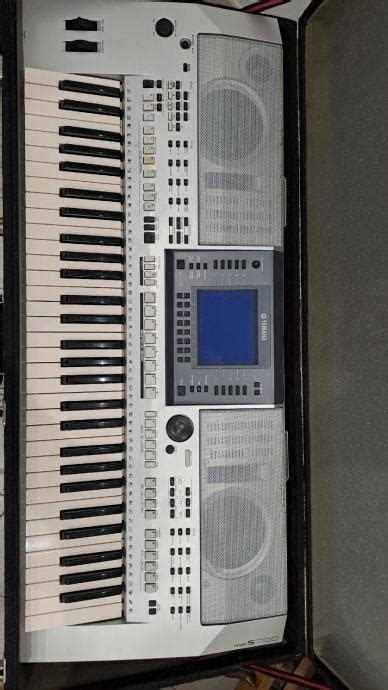 Yamaha PSR S700