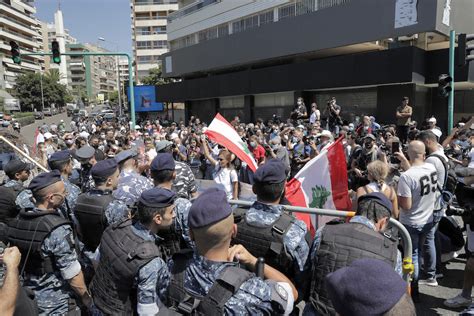 Why Lebanons Hopes For An Independent Beirut Blast Inquiry Are Fading