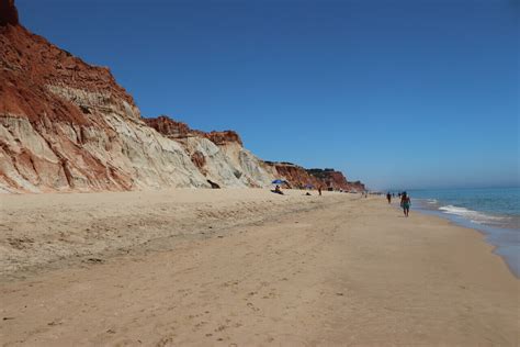 Beaches in Albufeira: the 7 Best and Most Beautiful Ones