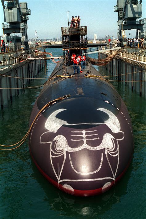 Fileuss Chicago Ssn 721 With Bulls Logo Undocking Wikimedia