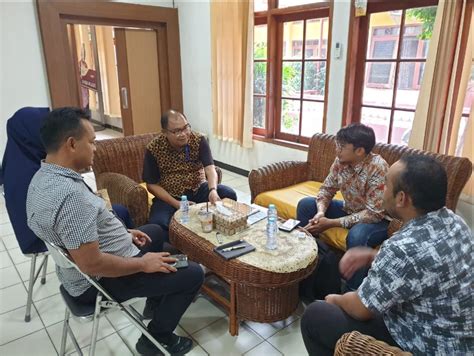 Program Studi Manajemen UMS Jalin Kerjasama Dengan KADIN Surakarta