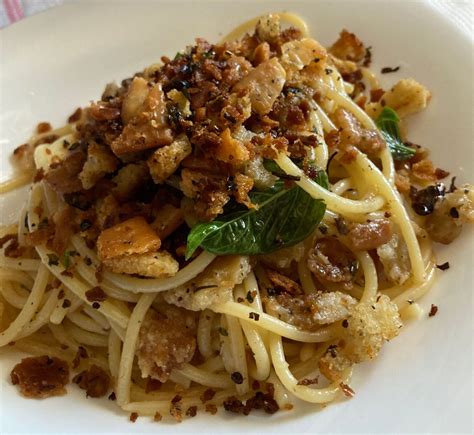 Spaghetti Miseria E Nobilt La Ricetta Inventata E Amata Da Tot