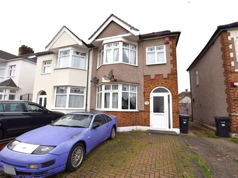 4 Bed Semi Detached House For Sale In Brian Road Chadwell Heath