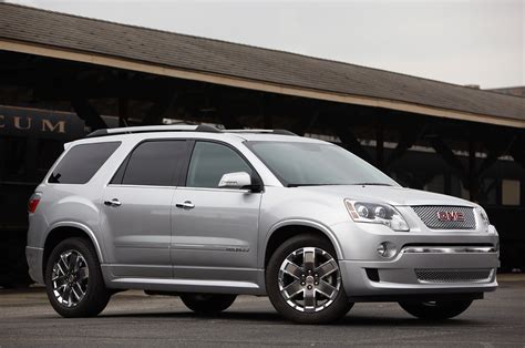 GMC ACADIA DENALI - gmc-acadia-denali_silver_12.jpg