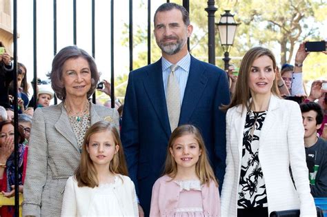 Famille Royale DEspagne En Photos Letizia Et Ses Ravissantes Petites