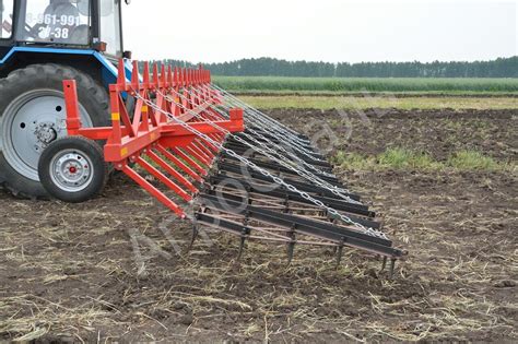 Основным преимуществом с цепки для зубовых борон БЗН является ...