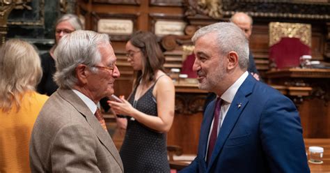 El Ayuntamiento de Barcelona aprueba el cordón sanitario a Vox