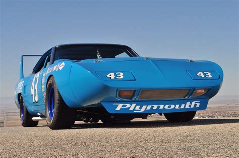 A Nascar Legend Hemi Superbird Dodge Garage