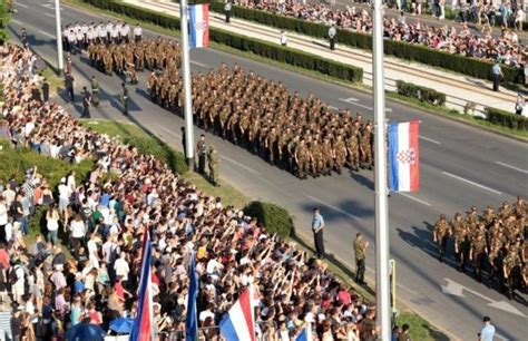 Vojni Mimohod U Zagrebu Ko Tao Milijuna Kuna Dnevno Ba