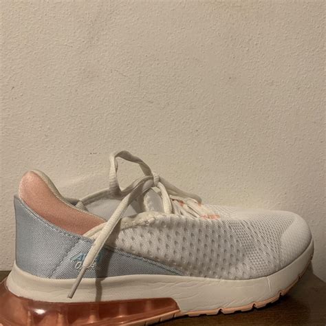 Avia Women's White and Blue Trainers | Depop