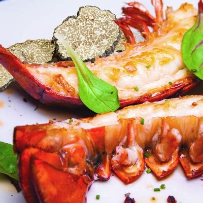 Homard Bleu R Ti Et Bisque Aux Truffes D T Du Pays Gourmets De France