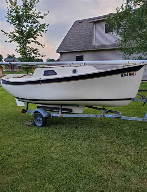 1984 Starboard Yachts Slipper 17 Pocket Cruiser Cruising Sailboat With