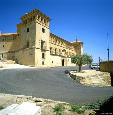 Hotel Parador de Alcañiz - HOTEL INFO