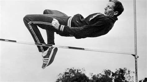 Atletismo Fallece Dick Fosbury el atleta que revolucionó el salto de