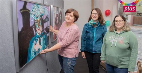 Im B Rst Dter Kunstschaufenster Geht Es N Rrisch Zu