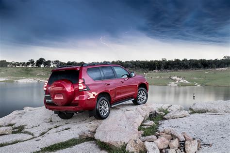 2018 Toyota Landcruiser Prado Pricing And Specs Photos 1 Of 26