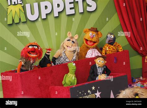 Animal, Miss Piggy, Fozzy Bear, Gonzo, Kermit the Frog and Sweetums of ...