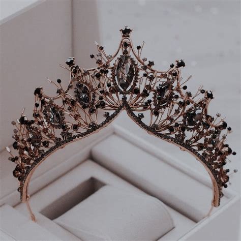 Pin De Aesthetics Em Aesthetic Royalty Jóias De Cabelo Acessórios Divertidos Anéis Bonitos